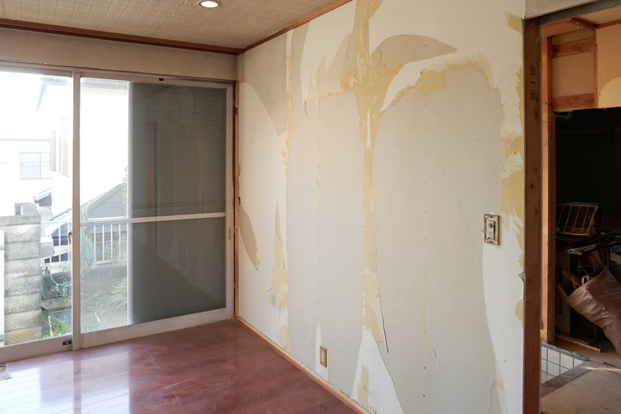 Top Signs It Is Time To Remove Old Or Damaged Wallpaper in Grimsby, ON